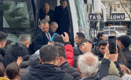 Erdoğan Depremzedelere Oyuncak TOGG Dağıttı