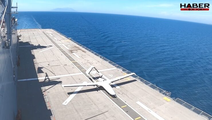 Bayraktar TB3, TCG ANADOLU gemisine kalkış-iniş testlerini başarıyla gerçekleştirdi