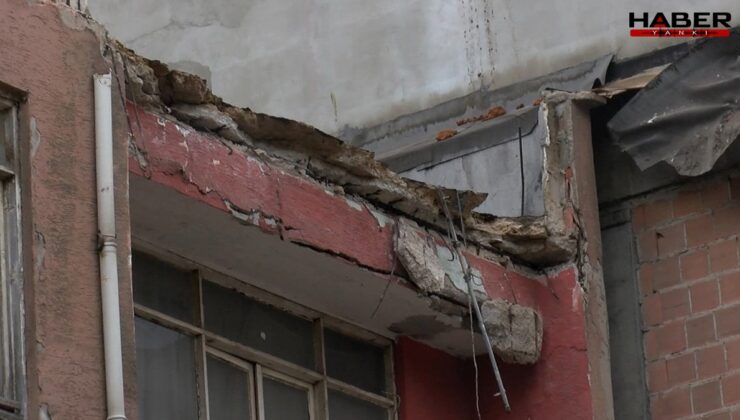 İstanbul'da binanın çatısındaki beton parçalar saatler sonra yola düştü