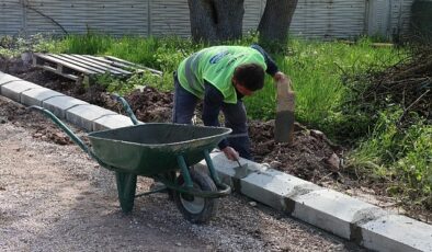 Kartepe Belediyesi’nden Acısu’da Kapsamlı Parke Tamiratı