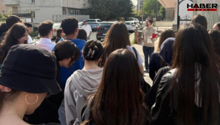 Pendik Fatih Anadolu Lisesi öğrencileri de dayanışma için toplandı