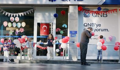 QNB Türkiye 23 Nisan Ulusal Egemenlik ve Çocuk Bayramı’na özel olarak hazırladığı yeni reklam filmini yayınladı.