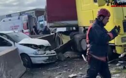 Sakarya'da zincirleme kaza; 1 yaralı