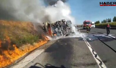 Akaryakıt yüklü tanker devrildi; yangın çıktı