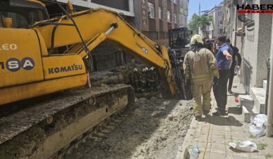 Bayrampaşa'da yol çöktü! 1 işçi göçük altında