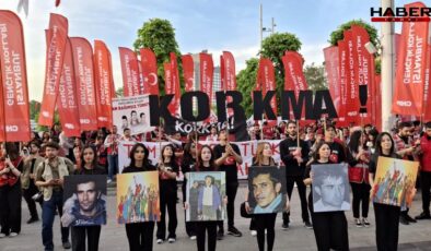 CHP İstanbul'da Deniz Gezmişler için yürüyor