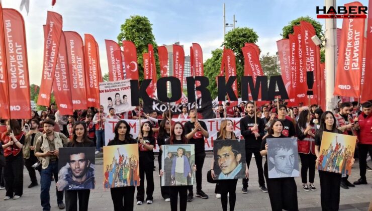 CHP İstanbul'da Deniz Gezmişler için yürüyor