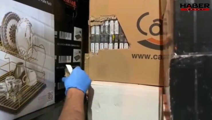 Durdurulan minibüsten 35 bin paket kaçak sigara çıktı