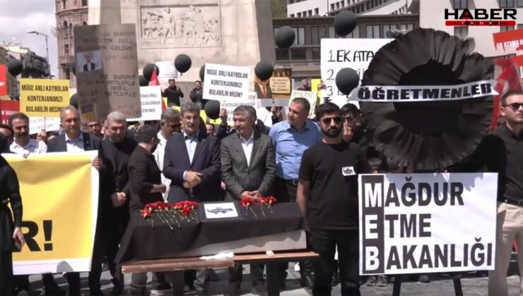 Ek atama isteyen öğretmenler Bakan Tekin'i 'tabutla' protesto etti