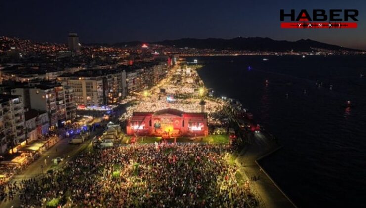 İzmir'de tarihi kalabalık: Milyonlar Gündoğdu'da toplandı