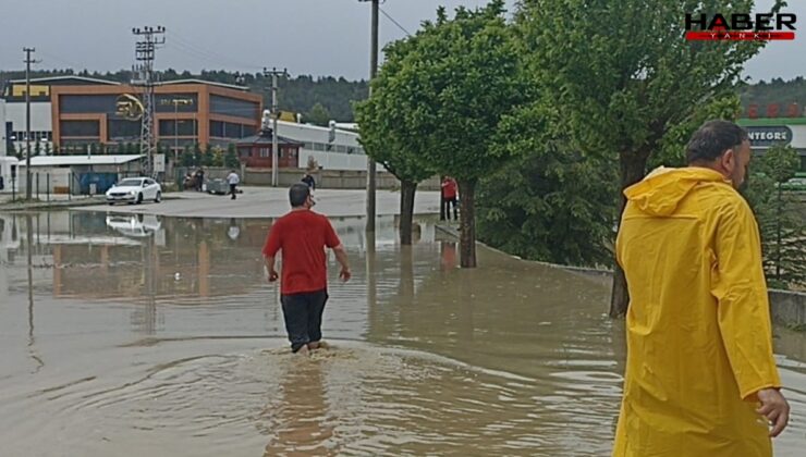 Kastamonu'yu sağanak vurdu: Üretim durduruldu