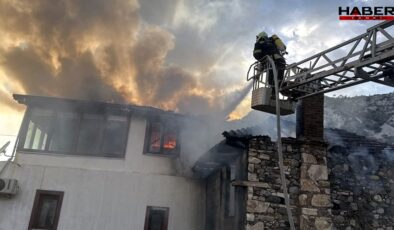 Ocakta unutulan yemek evi küle çevirdi