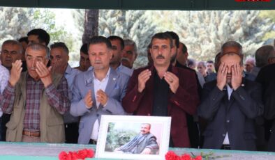 Sırrı Süreyya Önder için Diyarbakır'da gıyabi cenaze namazı kılındı
