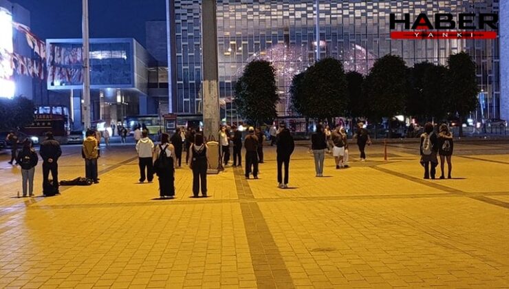 Taksim'de 'durma eylemi' yapan 18 genç gözaltına alındı