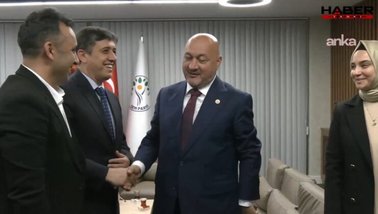 AKP'li Kurt'un basın kartı sözlerini DEM Partili isim düzeltti