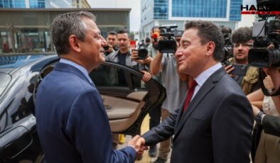 Babacan’dan Özgür Özel’e geçmiş olsun telefonu