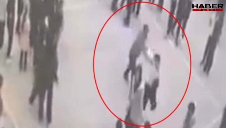 Bu nasıl öğretmen! Arkadaşlarının gözü önünde tekme tokat dövdü… 5 bin lira ceza aldı