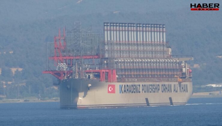 Dünyanın en büyük enerji gemisi Çanakkale Boğazı'ndan geçti