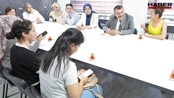 Kadın öğretmenin tuhaf sözleri: Çıldırıyoruz Bakan Bey