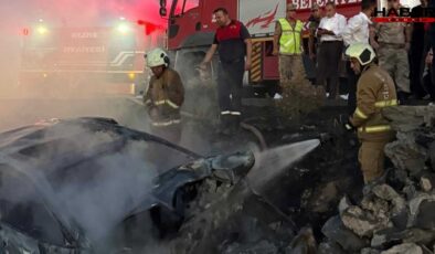 Kayaya çarpıp alev alan otomobilin sürücüsü öldü