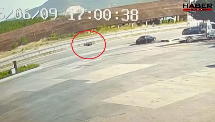 Motosiklet sürücüsünün can verdiği feci kaza kamerada