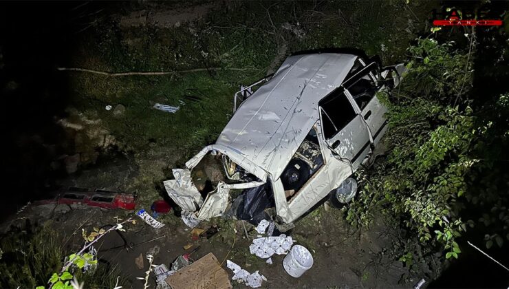 Otomobil motosikletlere çarptı: 2 ölü, 2 yaralı
