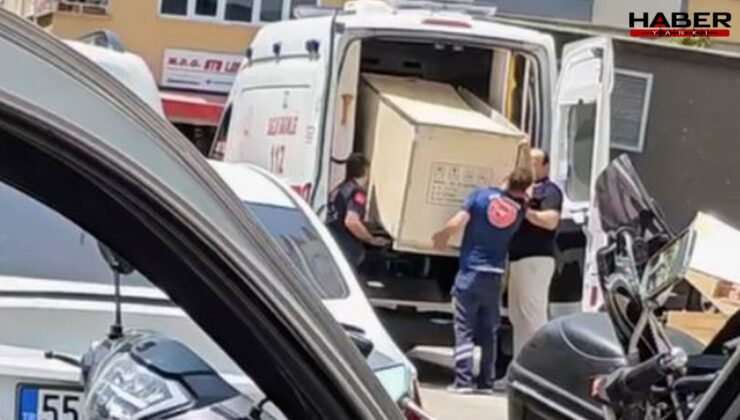 Samsun'da skandal: Ambulansla dolap taşıdılar!