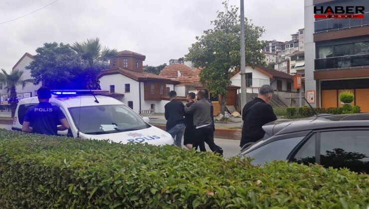 Tanımadığı kadına gül verdi, reddedilince bıçak çekti