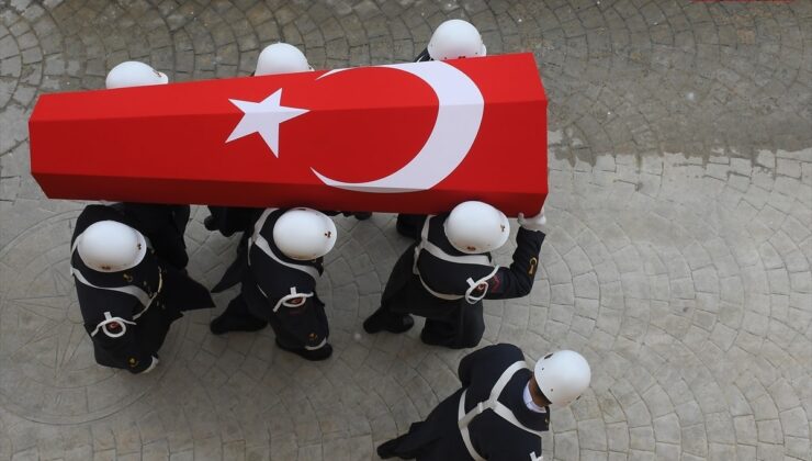 2 askerin şehit düşmesine tepki yağıyor: Bu sıcakta öldürene kadar talim yaptırmak ne demek ya!'
