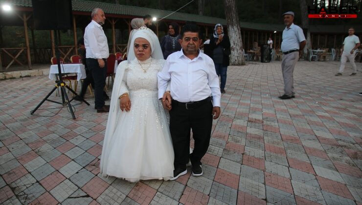 Akondroplazili çift 21 yıl sonra evlilik hayallerini gerçekleştirdi