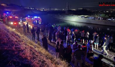 Araç su kanalına devrildi, baba ve oğlu hayatını kaybetti