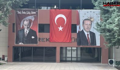 Atatürk’ü yok sayan devlet kurumlarına üniversiteden anlamlı yanıt