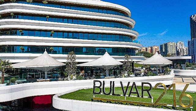 Bulvar 216’da Yaz Akşamları Müzik, Atölye ve Dansla Renkleniyor