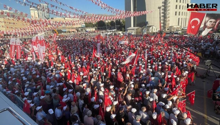 CHP Malatya mitinginde 'Şehitler Ölmez Vatan Bölünmez' sloganları