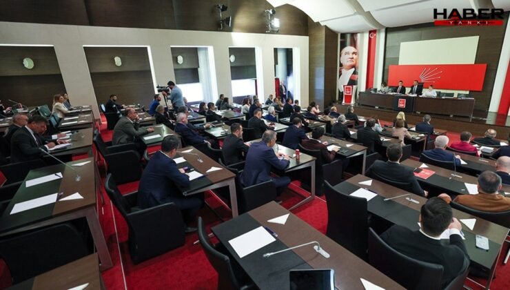 CHP yeni yol haritası belirlemek için toplandı