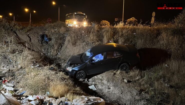 Elazığ’da otomobil şarampole devrildi