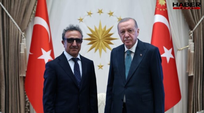 Erdoğan ve  Chobani’nin kurucusu Hamdi Ulukaya, imzalar atılmadan önce Beştepe'de bir araya geldi