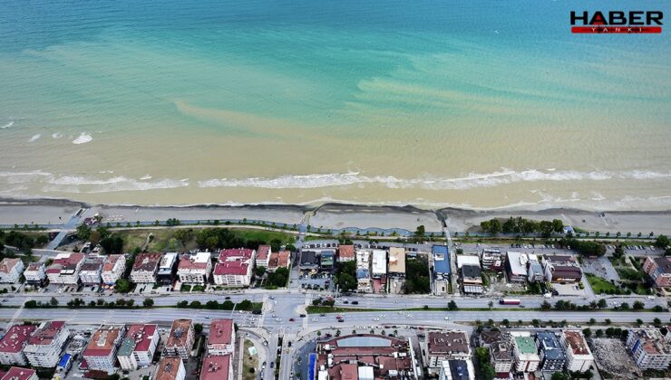 Görüntü Türkiye'den: Deniz 3 renge büründü