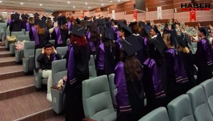 Hacettepe Üniversitesi öğrencilerinden diploma töreninde ders gibi protesto