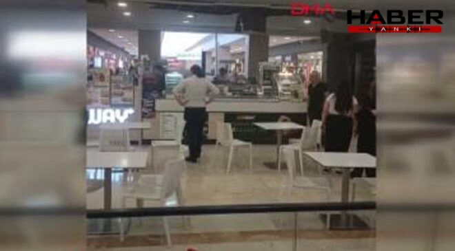 İstanbul'da AVM'de panik anları