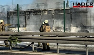 İstanbul'da metrobüste yangın
