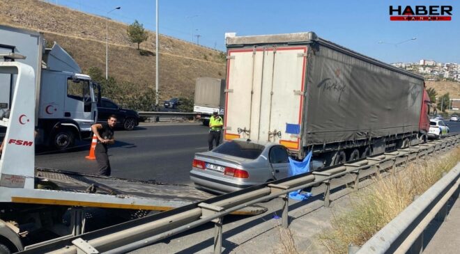 İzmir’de otomobil TIR'a ok gibi saplandı: 1 ölü, 1 ağır yaralı