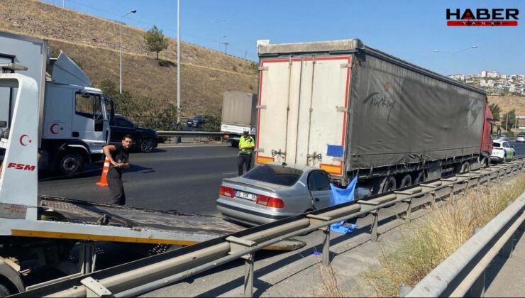 İzmir’de otomobil TIR'a ok gibi saplandı: 1 ölü, 1 ağır yaralı