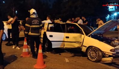 Kaza sonrası kavga: Ortalık savaş alanına döndü: Çok sayıda yaralı var