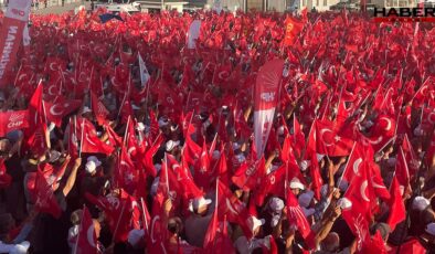 Malatya'da mahşeri kalabalık: Sıcağa aldırmadılar, demokrasi için alanlara koştular
