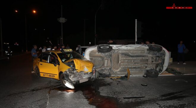 Taksi ile otomobil çarpıştı: 8 yaralı