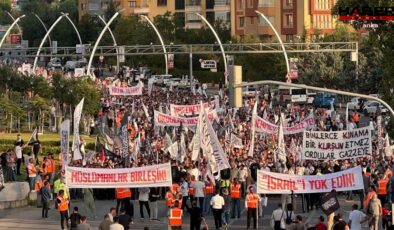 Yüzlerce kişi "Katil İsrail, işbirlikçi AKP" sloganları eşliğinde AK Parti Genel Merkezi'ne yürüdü