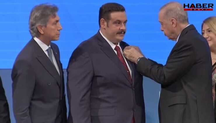 AKP’ye katılım töreninde şaşırtan uyarı: Başkan dondu kaldı