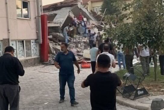 Balıkesir'den ilk görüntüler geldi! Yıkılan binaların olduğu bildiriliyor