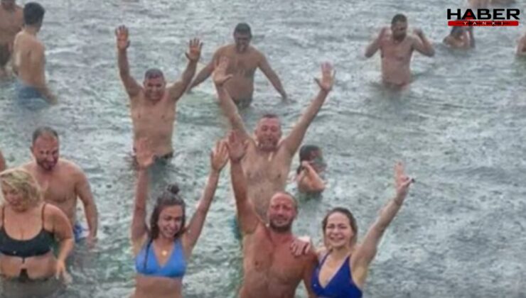 Bebek'te yağmur coşkusu denizde yaşandı
